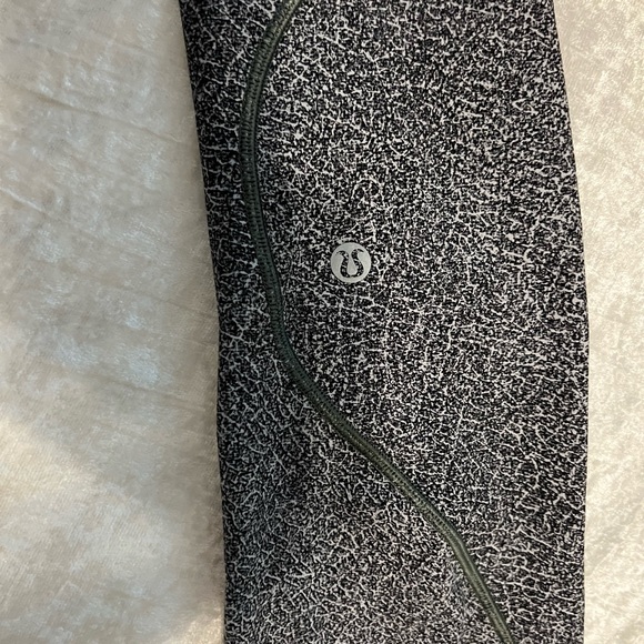 Lululemon Size 6 Nulu Crop Leggings - Picture 4 of 10